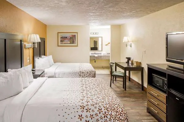 Americana Inn a Travelodge by Wyndham 4