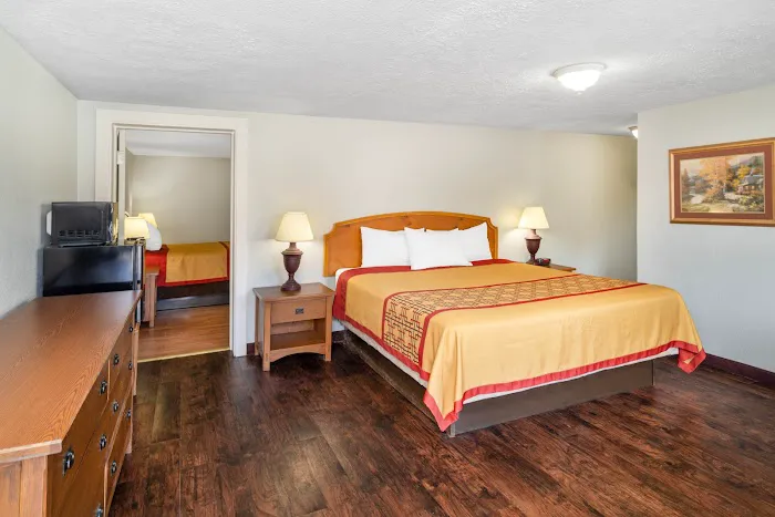Pigeon Forge Parkway Inn 4