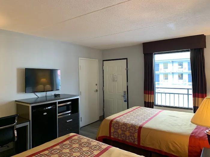 Pigeon Forge Parkway Inn 4