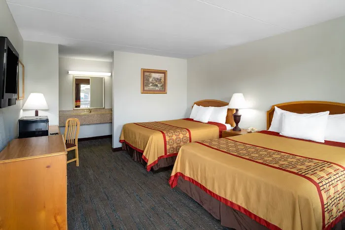 Pigeon Forge Parkway Inn 4