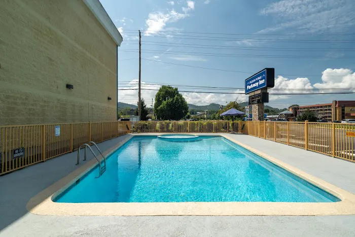 Pigeon Forge Parkway Inn 4