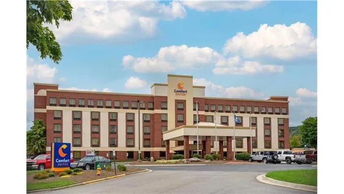 Comfort Suites Outlet Center 4