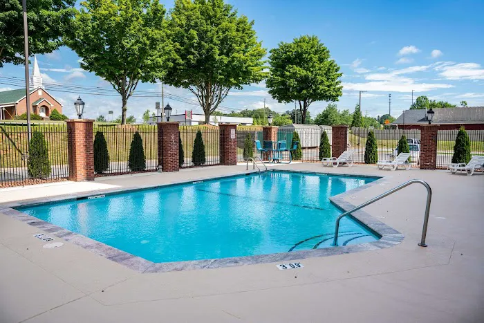 Comfort Suites Outlet Center 4