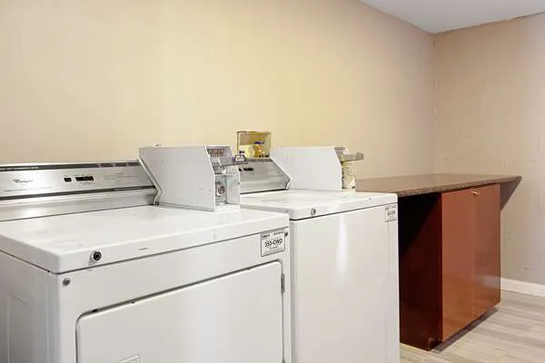 Quality Inn 4