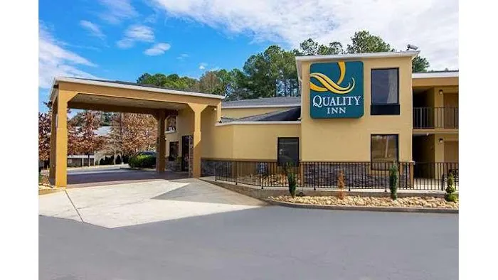 Quality Inn 4