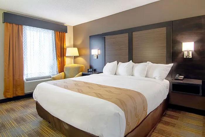 Quality Inn 4