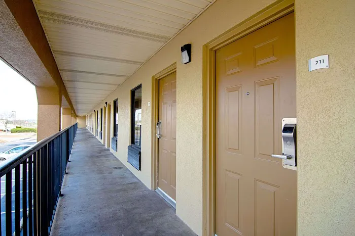 Quality Inn 4
