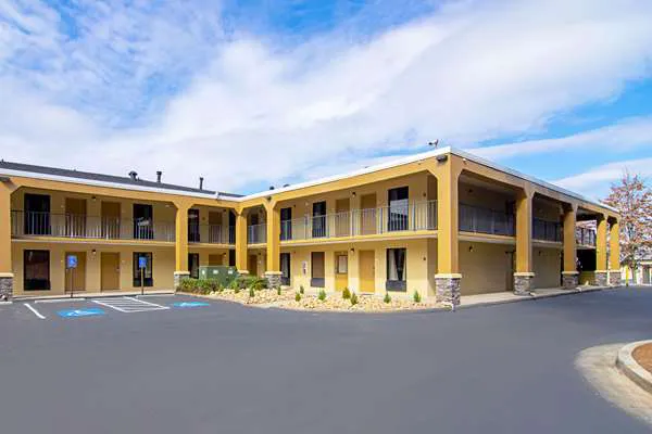 Quality Inn 4