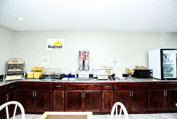 Super 8 by Wyndham Villa Rica 4