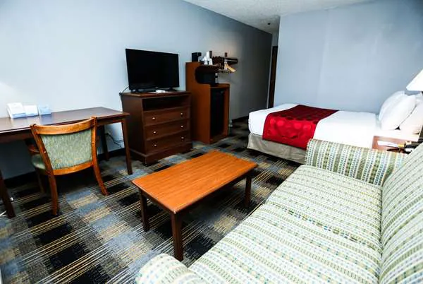 Super 8 by Wyndham Villa Rica 4