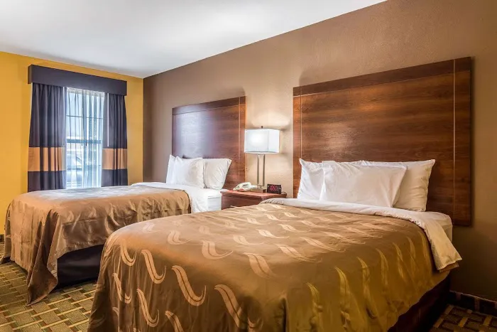 Quality Inn 4
