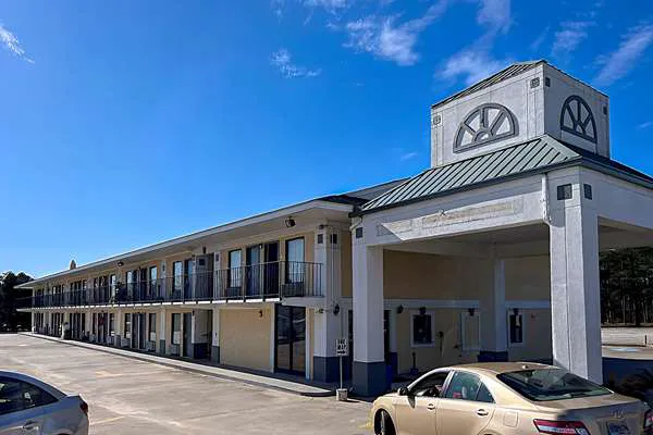 Quality Inn 4