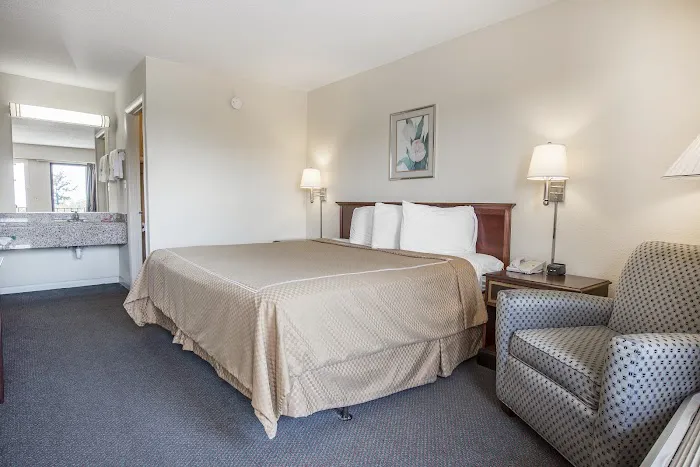 Quality Inn 4