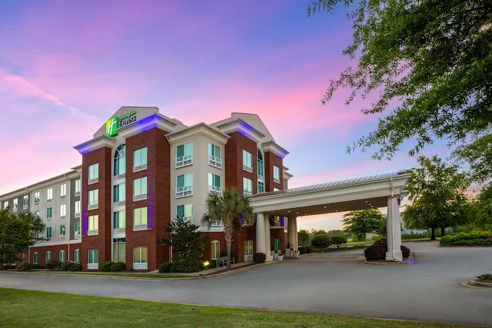 Holiday Inn Express & Suites Newberry by IHG 4