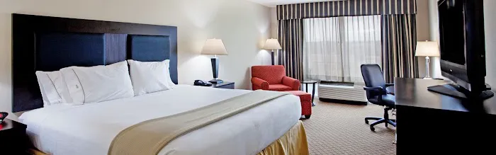 Holiday Inn Express & Suites Newberry by IHG 4
