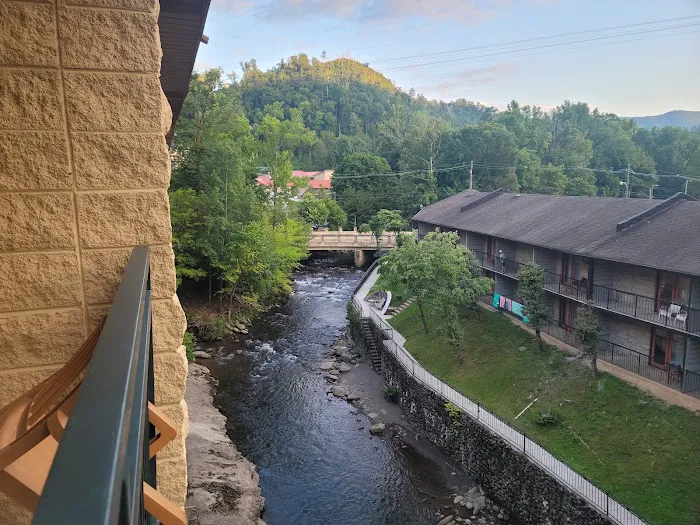 Old Creek Lodge 4