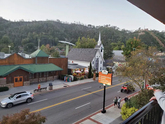 Black Bear Inn & Suites 4