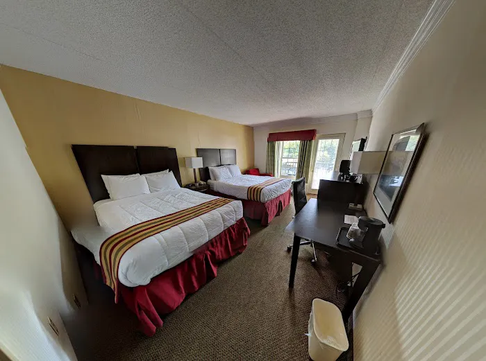 Black Bear Inn & Suites 4