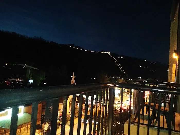 Black Bear Inn & Suites 4