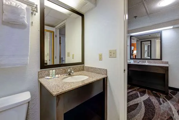Quality Inn Creekside - Downtown Gatlinburg 4