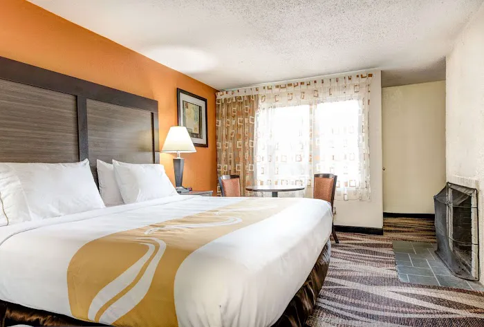 Quality Inn Creekside - Downtown Gatlinburg 4