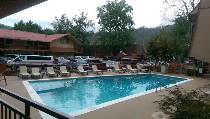 Quality Inn Creekside - Downtown Gatlinburg 4
