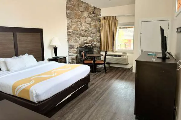 Quality Inn Creekside - Downtown Gatlinburg 4