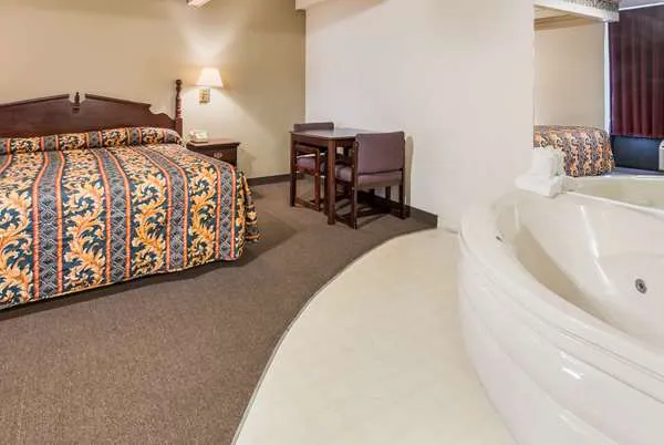 The Wander Hotel, a Ramada by Wyndham 4