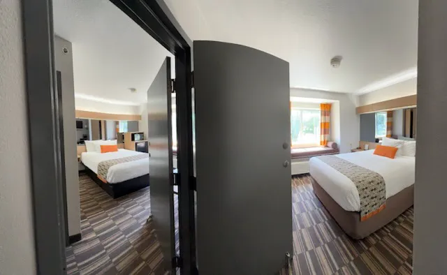 Microtel Inn & Suites by Wyndham Gatlinburg 4