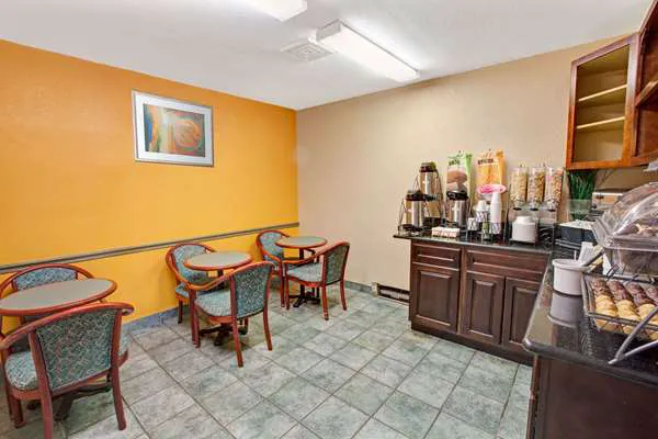 Microtel Inn & Suites by Wyndham Gatlinburg 4