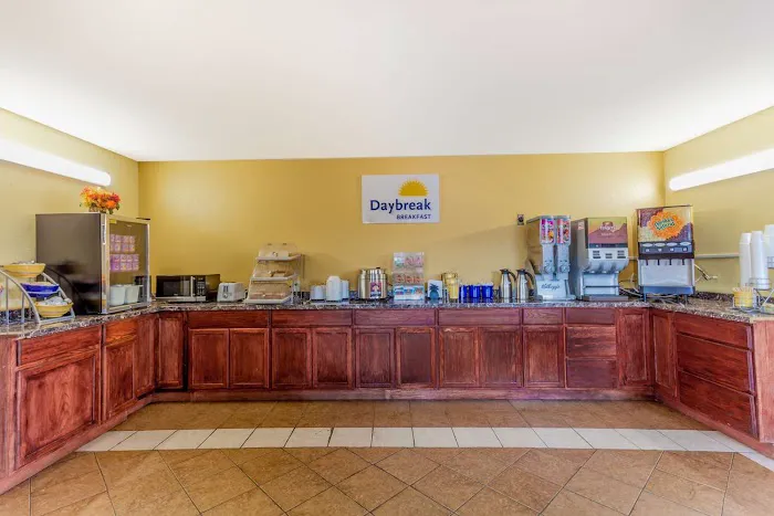 Days Inn by Wyndham Pigeon Forge South 4