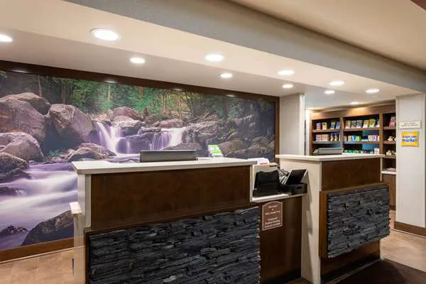 La Quinta Inn & Suites by Wyndham Pigeon Forge 4