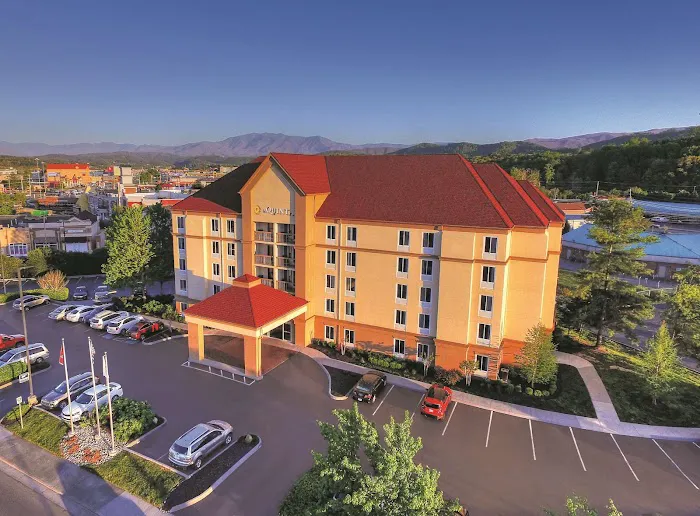 La Quinta Inn & Suites by Wyndham Pigeon Forge 4
