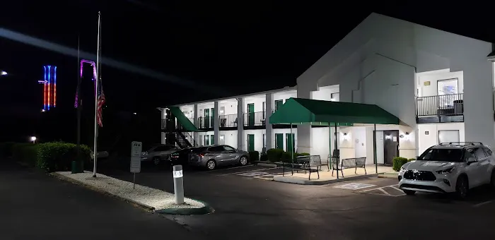 R&L Carriers Hotel 4