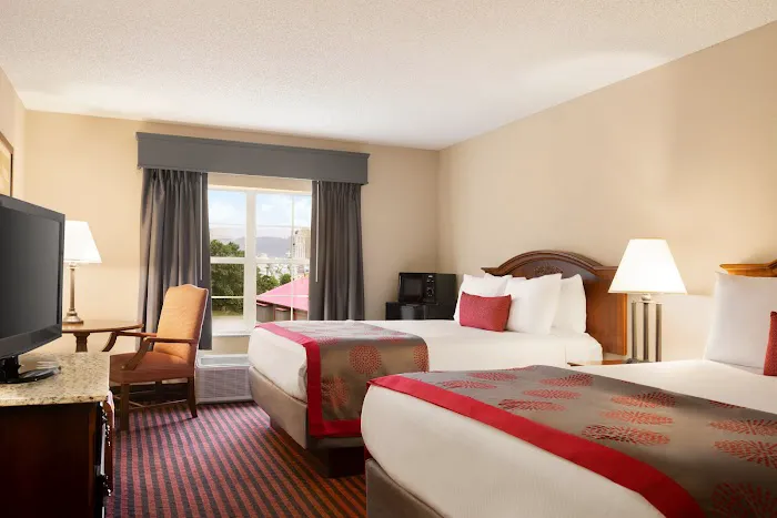 Ramada Pigeon Forge North 4