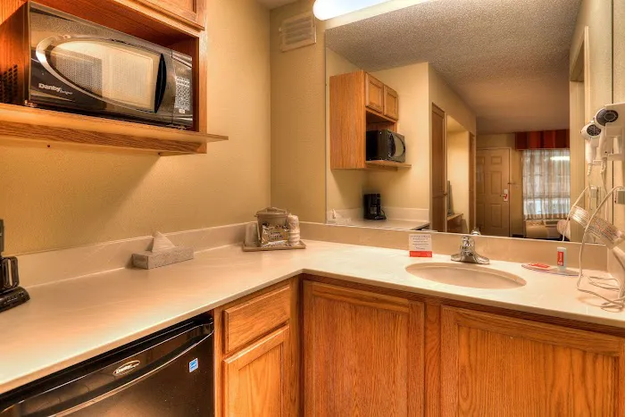 Econo Lodge Pigeon Forge Riverside 4