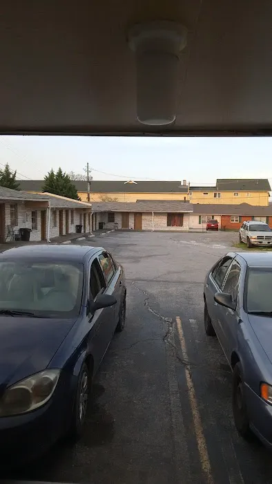 Budget Inn 4