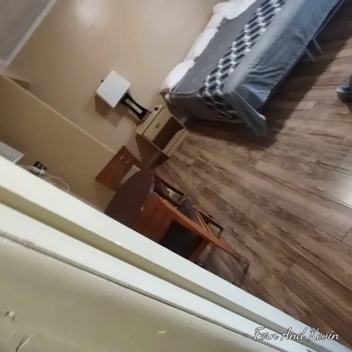 Budget Inn 4
