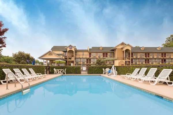 Baymont by Wyndham Sevierville Pigeon Forge 4
