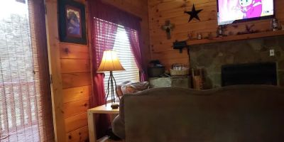 Ain't Misbehavin Cabin
