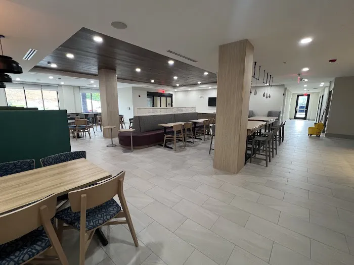 Home2 Suites by Hilton Sevierville 4