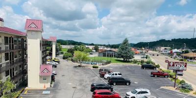 Landmark Inn