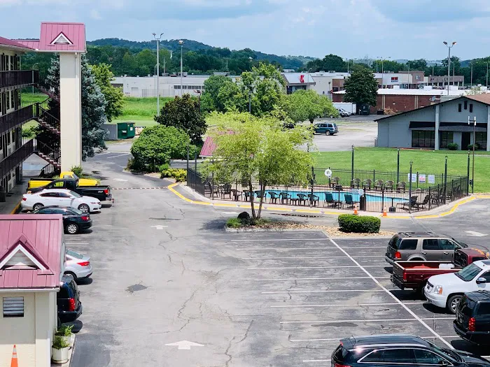 Landmark Inn 4