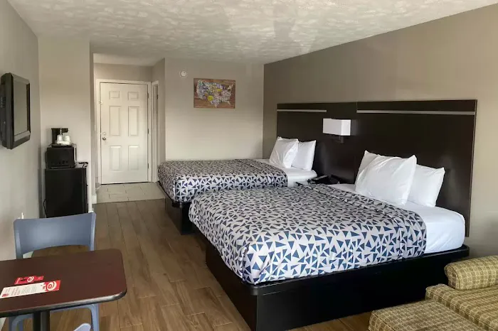 Econo Lodge Sevierville-Pigeon Forge on the River 4