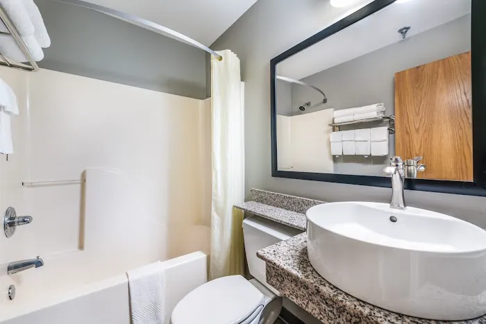 SureStay Plus Hotel by Best Western Sevierville 4