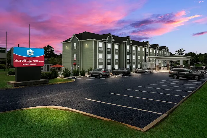 SureStay Plus Hotel by Best Western Sevierville 4