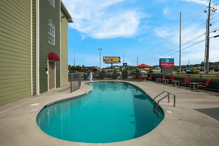 SureStay Plus Hotel by Best Western Sevierville 4