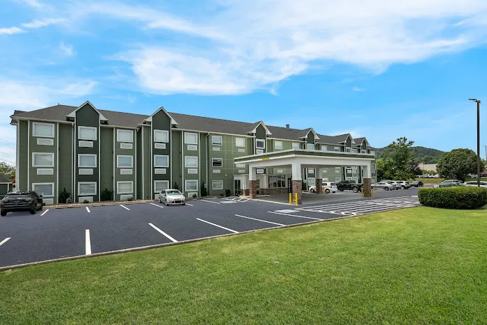 SureStay Plus Hotel by Best Western Sevierville 4