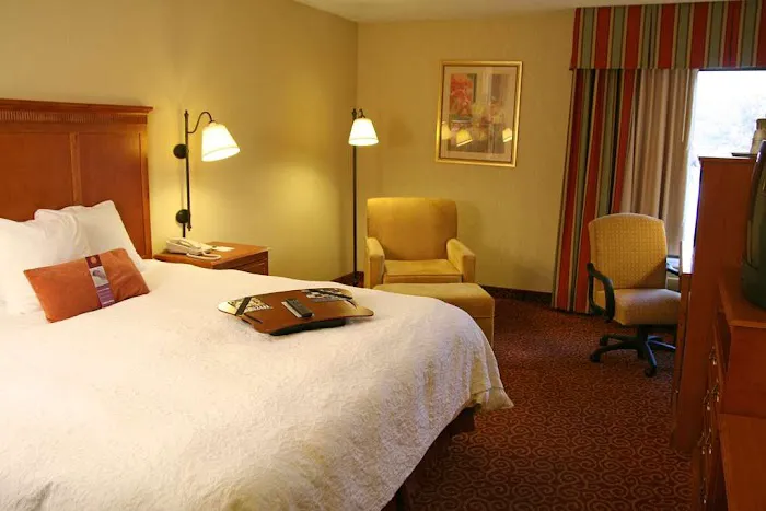 Hampton Inn Sevierville 4