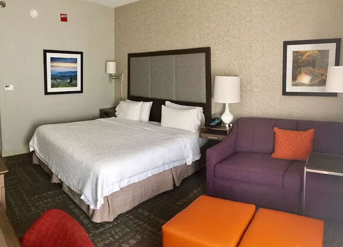 Hampton Inn Sevierville 4